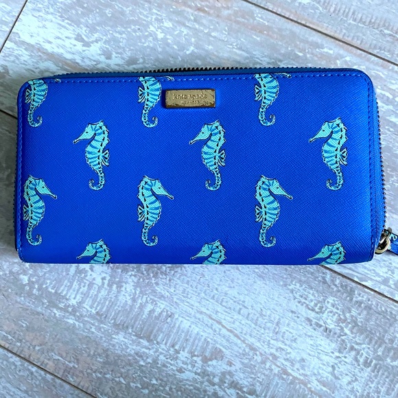 kate spade Handbags - Kate Spade ♠️ Seahorse Wallet - Used